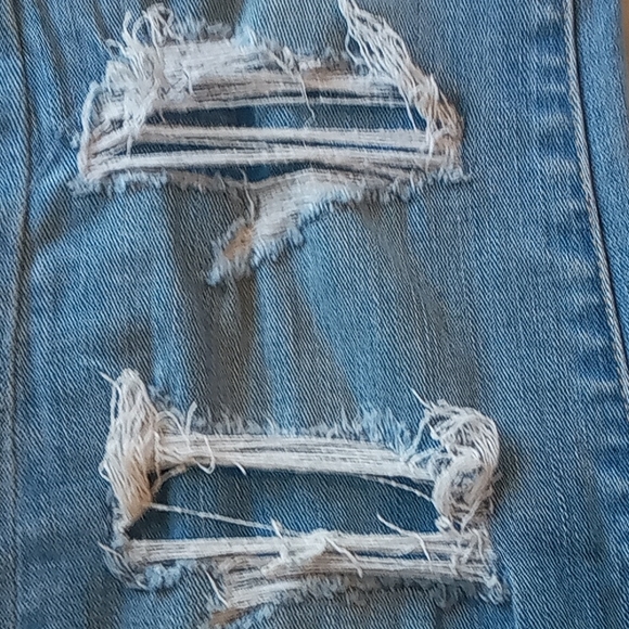 American Eagle Super Strech Skinny Ripped Jeans - Picture 5 of 7